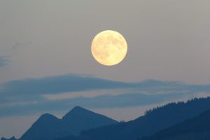 full-moon-460313_1920