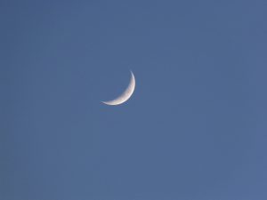 new-moon-647369_1920